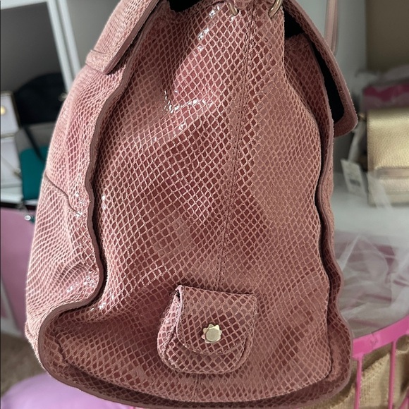 See By Chloe Rose Textured Bag with Gold Clasp - Picture 4 of 11